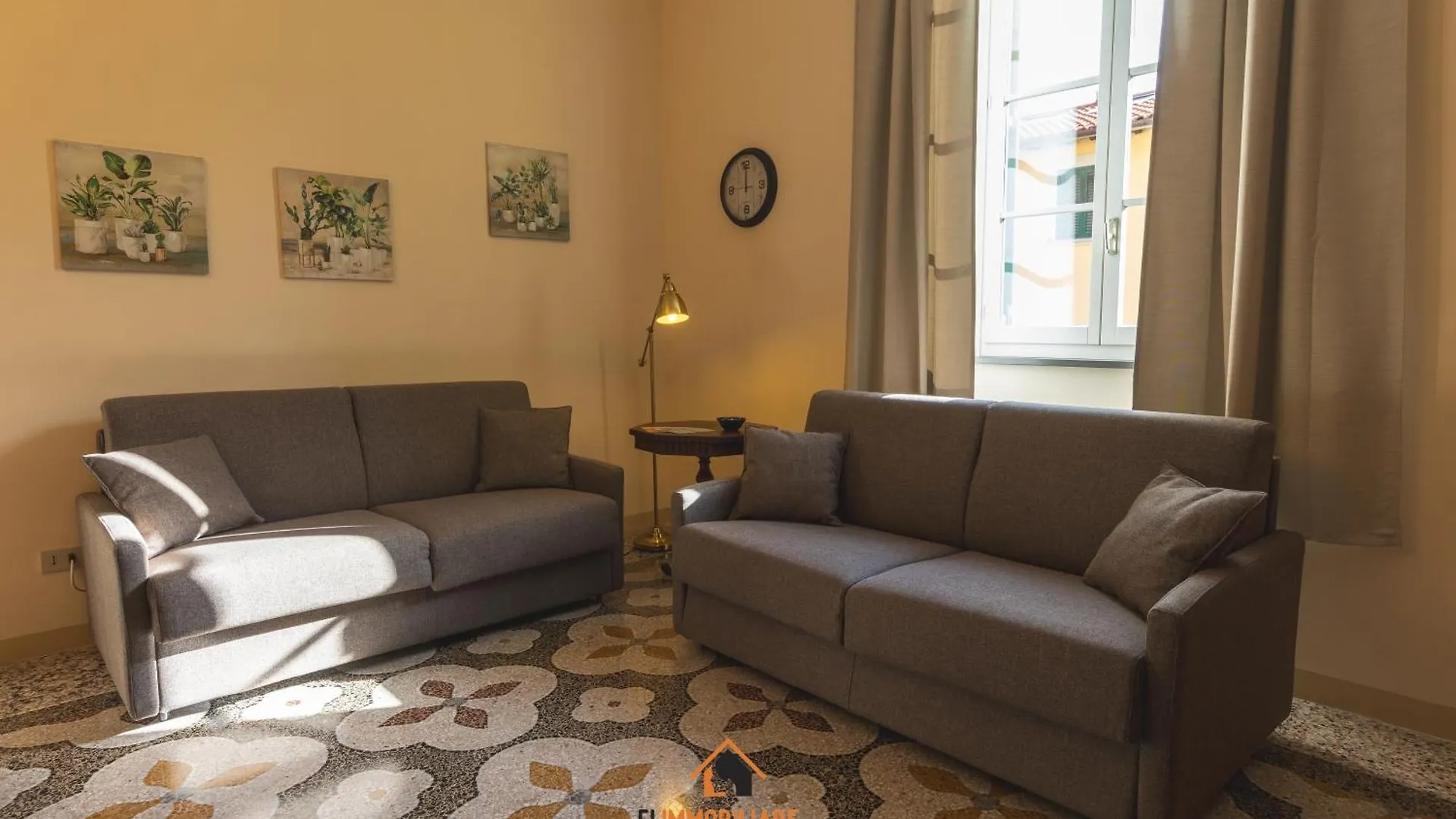 Intero Appartamento 3 Letti Con Garage Gratuito Livorno 0*,  Italia